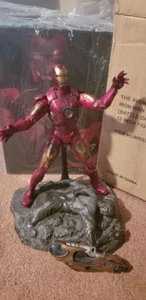 Hot Toys Marvel Avengers - Iron Man Mark VII Battle Damage 1/6 Figur - Bild 1 von 2