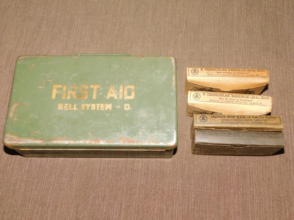 VINTAGE TELEPHONE BELL SYSTEM METAL FIRST AID BOX - Image 1 of 4