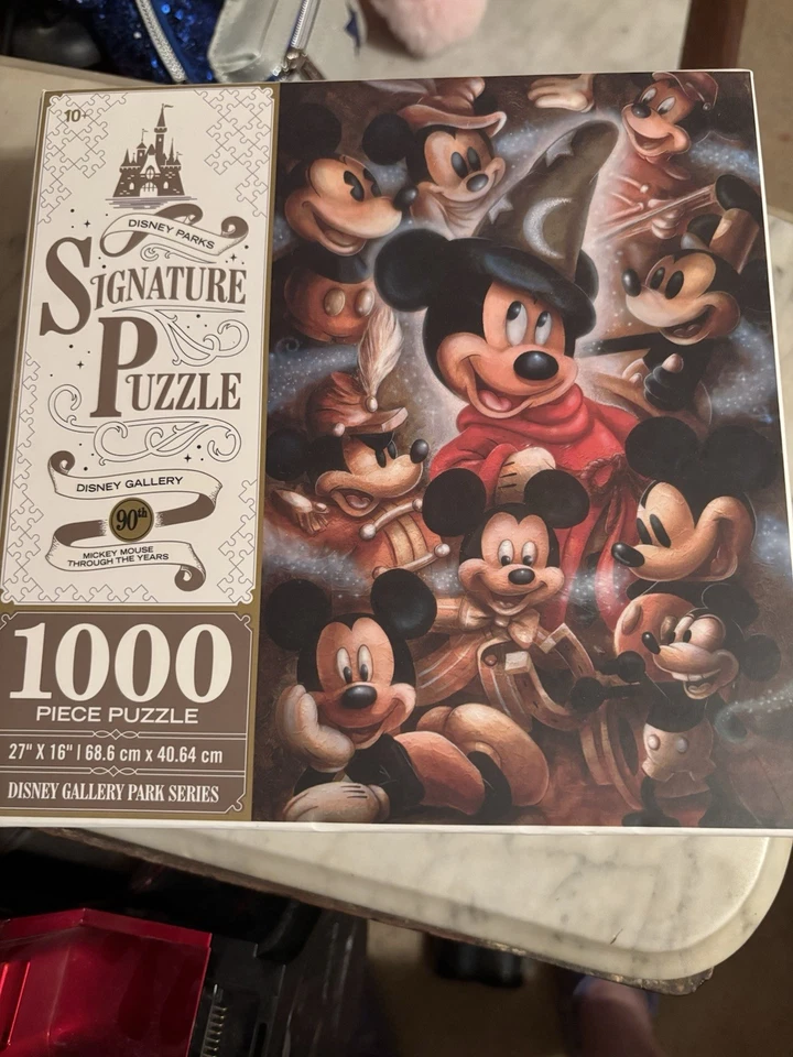 Nuevo rompecabezas exclusivo de los parques de Disney 1000 piezas Mickey Mouse durante todo el año Foto 1 de 1