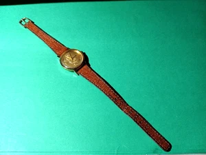 Vintage Disney LORUS Mickey Mouse goldfarbene Damenuhr, braunes Band, Y481-1220 - Bild 1 von 4