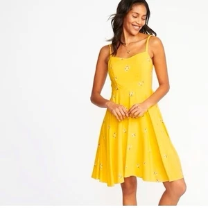 Vestido de verano Old Navy amarillo floral para mujer primavera fluido mediano - Imagen 1 de 8