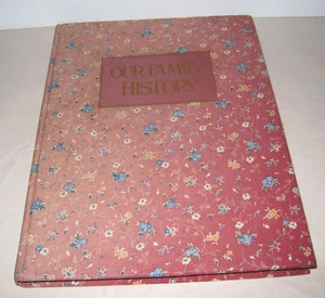 Vintage Our Family History Book Avenel Books NY 1981 P160 rosa Blumen Stoffrücken - Bild 1 von 12