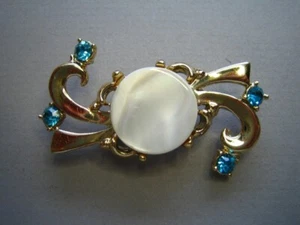 VINTAGE GOLD TONE MOTHER of PEARL & BLUE RHINESTONE PIN or BROOCH - Picture 1 of 3