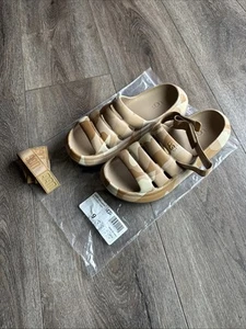 UGG SPORT CAMO CLOG SANDAL SIZE 9 SAMPLE RARE BRAND NEW - Picture 1 of 5