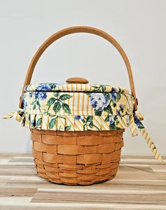 Vintage Longaberger 1999 mittelgroßer runder Korb mit Rosenspalier stoffbezogener Deckel - Bild 1 von 21