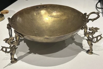 Antiguo cuenco URL de caballo mítico con patas de bronce con sello/idioma antiguo de la India Foto 1 de 4