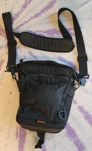 Lowepro Classified 140 AW Shoulder Camera Bag EUC W/ Retractable Rain Cover Blac - Picture 1 of 12