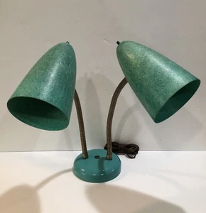 Vintage doppelte Schwanenhals Schreibtischlampe MCM grün Fiberglasschirme ~ funktioniert super! - Bild 1 von 12