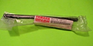 NOS OBSOLETE VINTAGE YAMAHA MOTORCYCLE CYLINDER BOLT STUD  PART # 90116-08107-00 - Foto 1 di 1