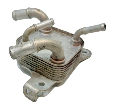 Enfriador de aceite de transmisión automática Toyota RAV4 OEM 2019-2024 Foto 1 de 4