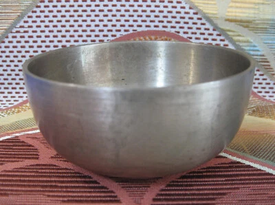 Orig.Used.Japanese Buddhist Bell .Singing Bowl.Copper Buddhist Bell .218g 10.7cm - Image 1 of 4