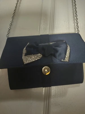 Bolso pequeño azul marino y plateado Foto 1 de 4