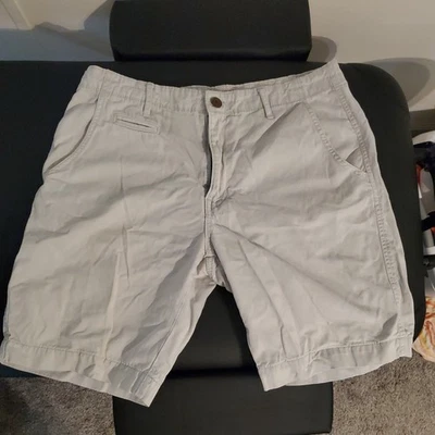 Arizona Shorts Men's 34X9 (Tag 34) Khaki Pre-Owned 4 Pockets  - Image 1 of 4