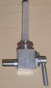 1970's Yankee 500Z Ducati Bultaco Montesa petcock 12mm X 1.5 threads, rear exit - Foto 1 di 1