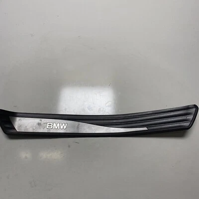 Placa de desgaste del umbral de la puerta trasera izquierda BMW 530i 2004-2010 LH 51477034305 E60 OEM 04-10 Foto 1 de 4