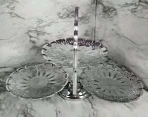 1970er Jahre Kuchen/Süßigkeiten Serviertablett 3-stufig faltbar Silber Metall Geschirr mit Griff Vintage - Bild 1 von 10