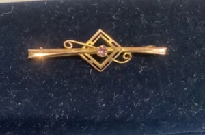 Stunning Art Nouveau 9ct gold hallmarked brooch with Amethyst centre - Picture 1 of 8