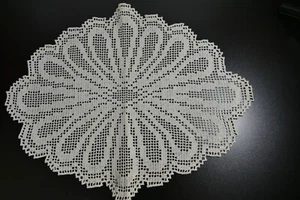 Deckchen* Baumwolle* oval *33 x 40 cm * Handarbeit * gehäkelt* weiß (3) - Bild 1 von 3