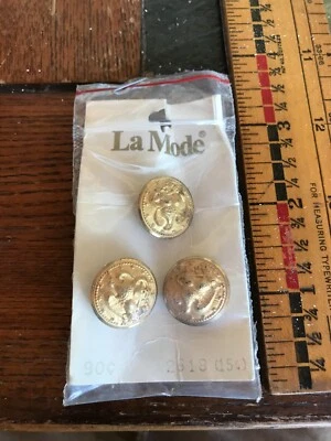 3 VINTAGE LA MODE GOLD W/ EAGLE SHANK BUTTONS ON CARD Size 30 2618(154) - Image 1 of 3