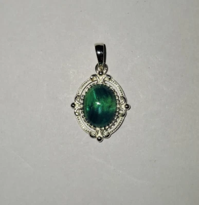 Lab Create Royal pattern green star sapphire silver pendant at affordable price - Image 1 of 4