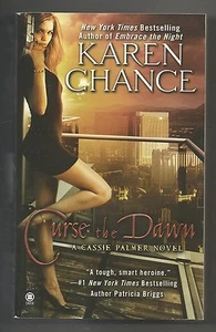 Cassie Palmer: Curse the Dawn 4 - Karen Chance 2009 Paperback Penguin VG+ to EX - Foto 1 di 1