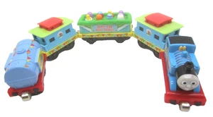 Thomas der Zug Frohe Ostern Set 5-teilig Kükeneierwagen mit Küken zwitschernden Geräuschen - Bild 1 von 12