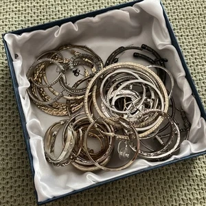 15 Hoop Earrings Bundle - Picture 1 of 11
