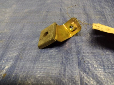 Retenedor de parachoques delantero vintage Toyota Corona 52171-12020 Foto 1 de 4