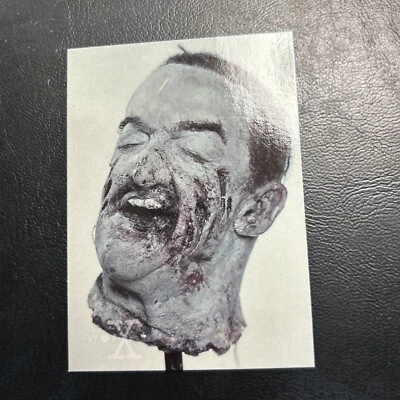 cww The X-Files Season 3 Three Topps #53 Decapitation Sculpting Production - Image 1 of 2