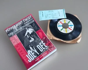 Libro firmado por Joey Dee y disco autografiado de 45, talón de boleto - ¡Lote coleccionable raro! - Imagen 1 de 14