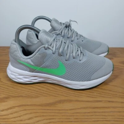 Scarpe sneakers Nike Revolution 6 Nn uomo running misura UK 5,5 grigie usate - Immagine 1 di 4