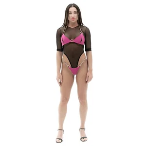 Conjunto de sujetador y arnés tanga de cuero sintético rosa con cadena para la cintura - Imagen 1 de 10