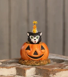 Bethany Lowe Cecil's Hang Out schwarze Katze Kätzchen in orange Kürbis Halloween Figur - Bild 1 von 2