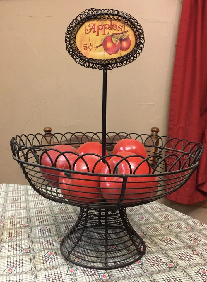 Cesta de fruta de manzana vintage Foto 1 de 1