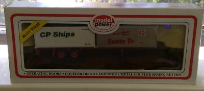 Model Power 51' Flat W/2-20' Containers HO Electric Trains - Image 1 of 4