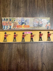 Crescent British Soldier Toys in original box. Antique - Picture 1 of 4