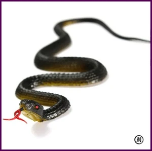 Juguete de goma realista falso 45 cm serpiente simulación anaconda miedo Halloween - Imagen 1 de 24