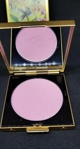 Colección MAC Cosmetics Guo Pei edición limitada rubor en polvo flor de loto nuevo en caja - Imagen 1 de 3