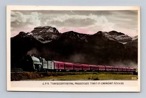 C.P.R. Postal con foto real del tren transcontinental de pasajeros de las Montañas Rocosas canadienses - Imagen 1 de 2