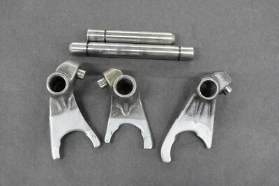 HORQUILLAS DE CAMBIO DE MARCHAS MOTOR YAMAHA CT1 CT2 AT2 DT100 RT100 AT3 DT175 AT1 Foto 1 de 4