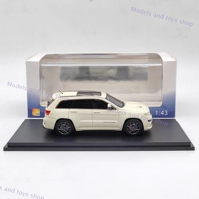 GLM Models 1/43 Jeep Grand Cherokee SRT8 #108502 White Resin Car Collection - Image 1 of 4