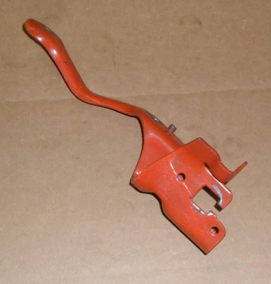 1975 1980 Chevrolet C-10 Accelerator Cable Bracket Quadrajet Carburetor W Cruise - Image 1 of 4