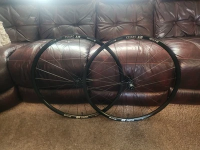 Комплект колес DT Swiss R470 из сплава бескамерный клинчер дисковый тормоз Shimano/SRAM 11 скоростей - Изображение 1 из 4