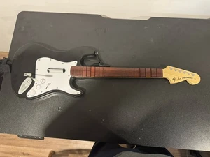 Rock Band Fender Stratocaster Harmonix PSGTS2 PS3 PS4 getestet Powers On ohne Dongle - Bild 1 von 8