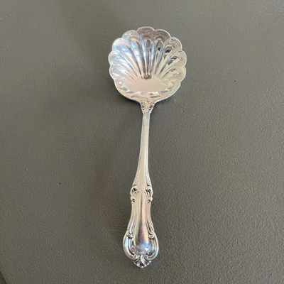 "Juana de Arco" de plata esterlina internacional 1979 de colección cucharón en forma de concha 6 1/2" Foto 1 de 3