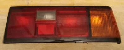 Luz trasera Toyota Corolla 1982-1984 (derecha) Foto 1 de 4