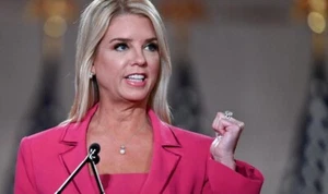 PAM BONDI SPEECH ATTORNEY GENERAL GLOSSY POSTER PICTURE PHOTO PRINT BANNER 11777 - Picture 1 of 1