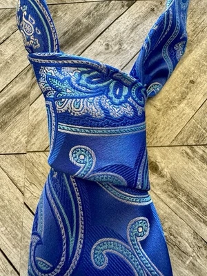 Corbata de seda COUNTESS MARA para hombre diseñador PAISLEY geométrica azul/blanco usada en excelente estado Foto 1 de 4