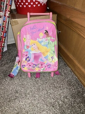 Mochila con ruedas Disney Princess bolsa de equipaje 12” X 8” totalmente nueva Foto 1 de 4