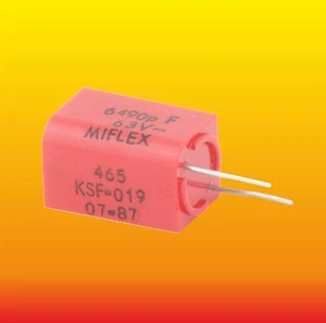 6490 pF 6,49 nF 63 V 1% LOTTO DI 2 CONDENSATORI UNITRA MIFLEX POLISTIROLO KSF-019 - Foto 1 di 2